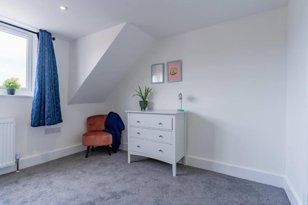 Charming 3 Bedroom In Folkestone! Екстериор снимка